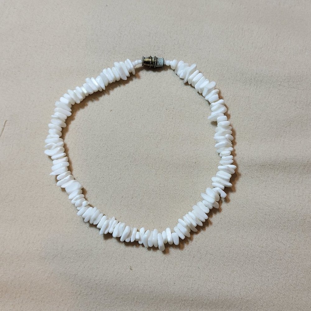 Vintage 80s 90s Hawaiian Beach Tiki White Puka Shell Seashell Bracelet Anklet